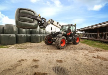 Medium Bobcat TLS TL3870HF Agri Bale Handler 160823 IMG 6712